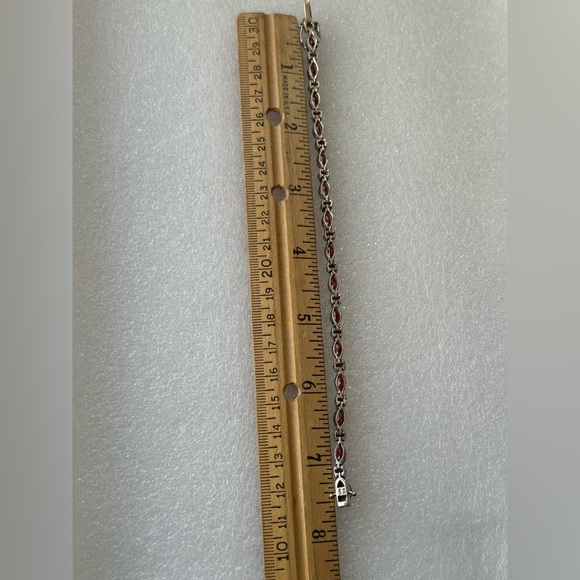 Red Garnet Bracelet 925 marked. 7 1/2” - Picture 6 of 7